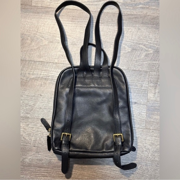 margot New York Black Leather Zip Around Backpack - Picture 2 of 3